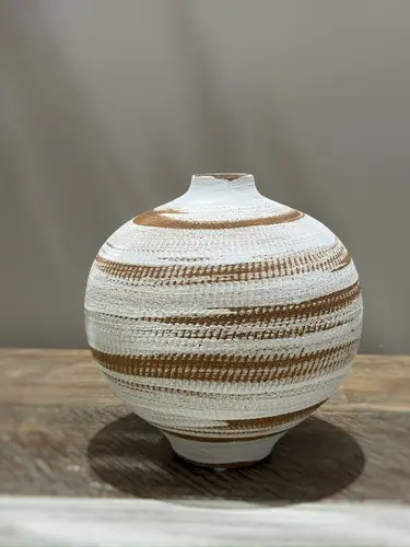 Керамическая дизайнерская ваза X-VASE-V24